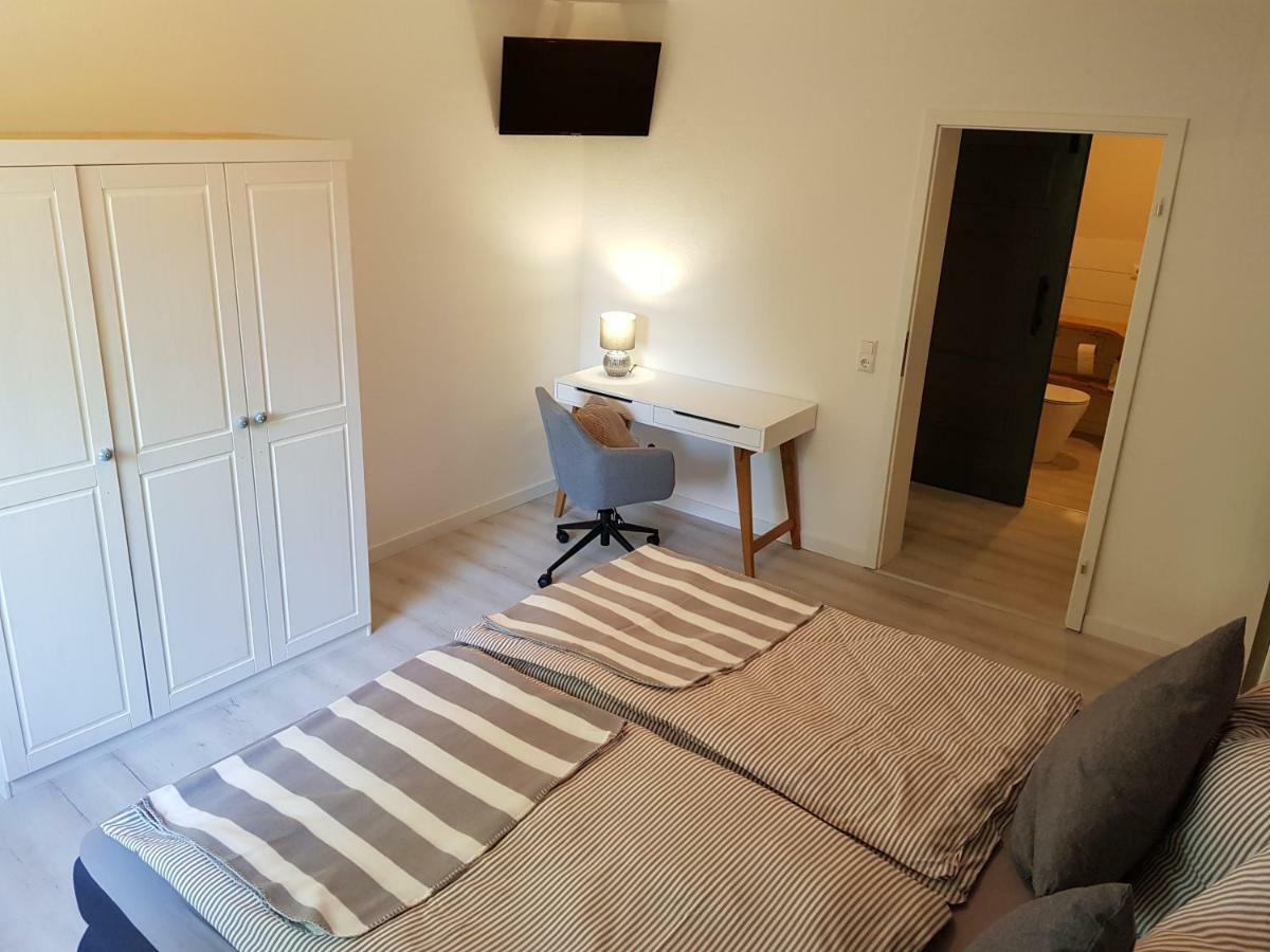Grosse, Helle Ferienwohnung Mit 2 Balkonen Auf Dem Bauernhof In Der Lueneburger Heide Oetzen Exteriér fotografie
