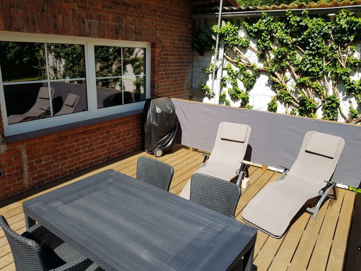Grosse, Helle Ferienwohnung Mit 2 Balkonen Auf Dem Bauernhof In Der Lueneburger Heide Oetzen Exteriér fotografie