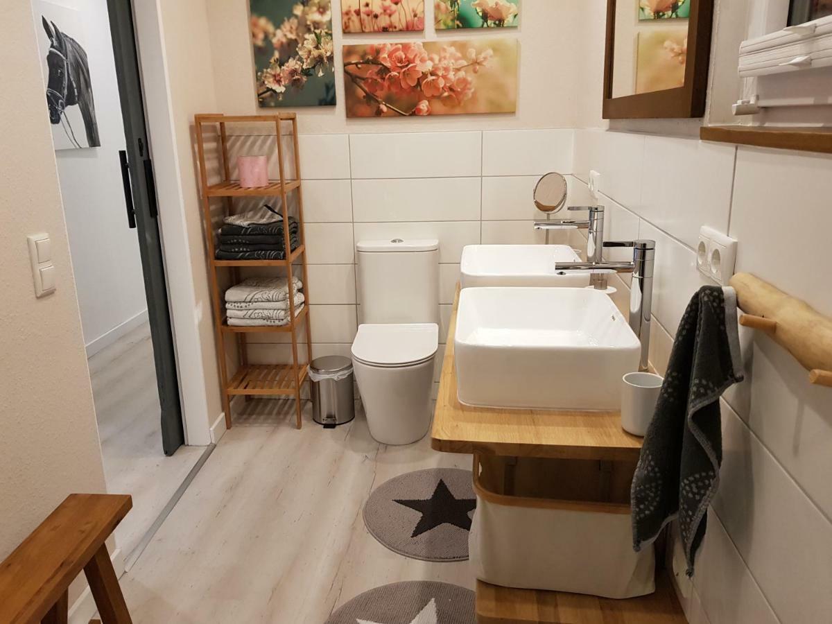 Grosse, Helle Ferienwohnung Mit 2 Balkonen Auf Dem Bauernhof In Der Lueneburger Heide Oetzen Exteriér fotografie
