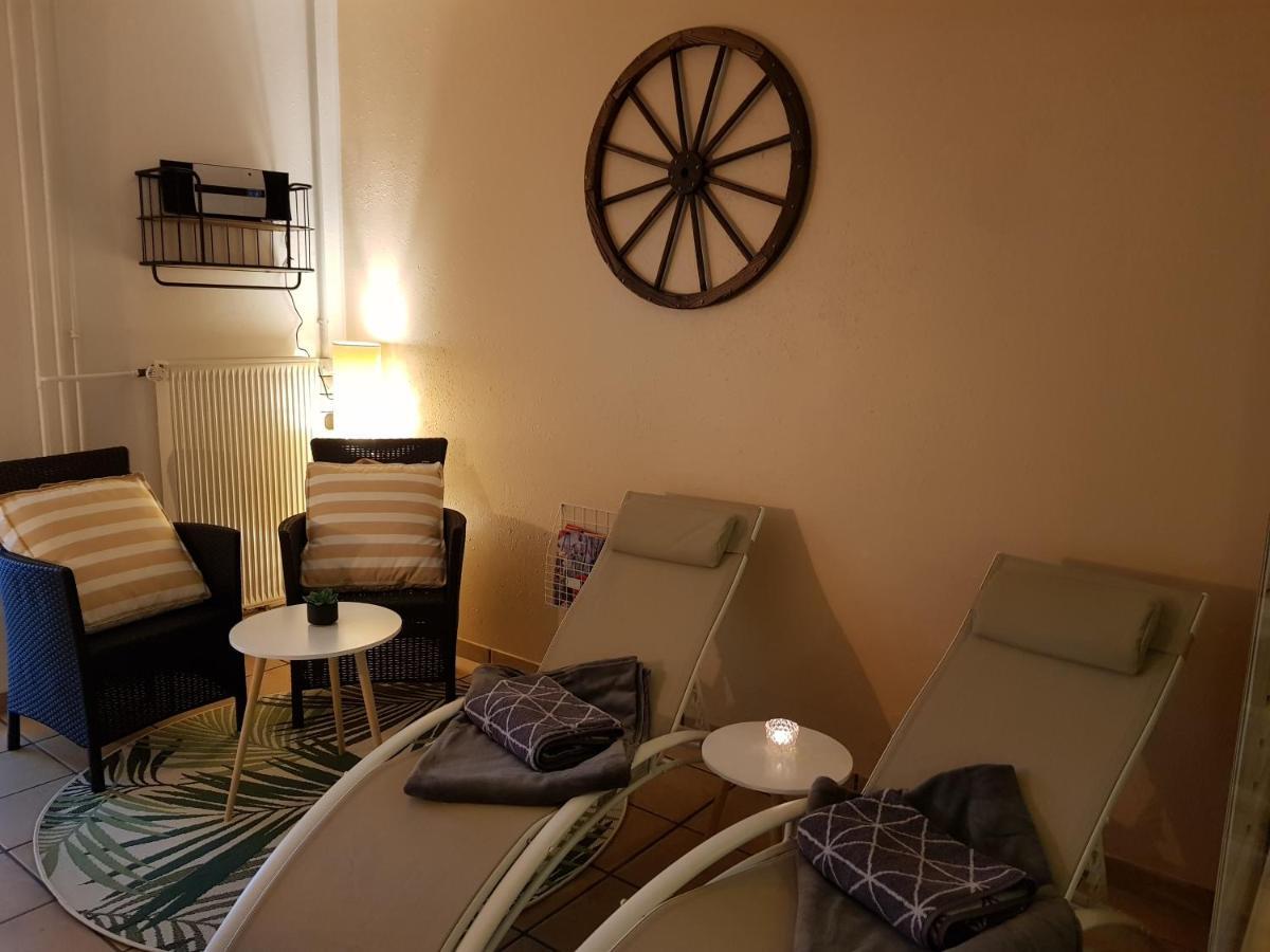 Grosse, Helle Ferienwohnung Mit 2 Balkonen Auf Dem Bauernhof In Der Lueneburger Heide Oetzen Exteriér fotografie